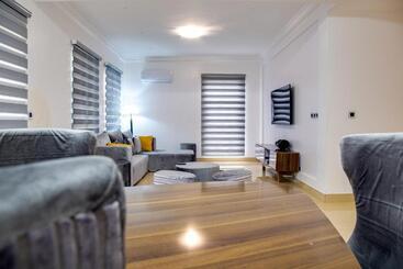 Lakowe Lakes Hotel, Golf And Country Estate By Newmark