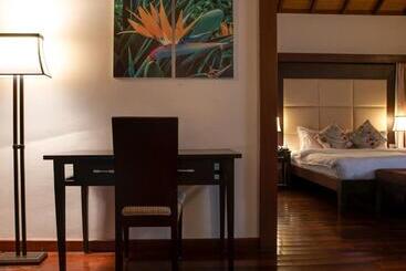 Lakowe Lakes Hotel, Golf And Country Estate By Newmark