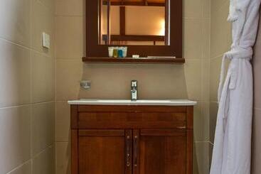 Lakowe Lakes Hotel, Golf And Country Estate By Newmark