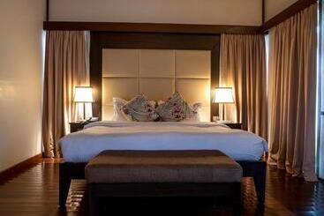 Lakowe Lakes Hotel, Golf And Country Estate By Newmark