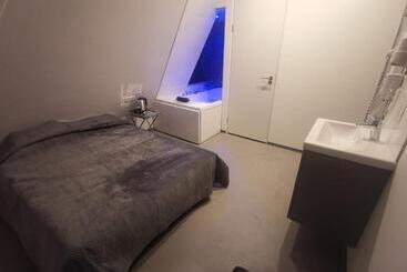 تختخواب و صبحانه Chao Nl 24 Hours Open