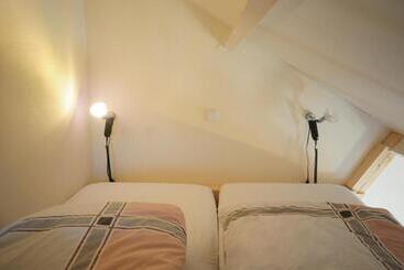 تختخواب و صبحانه Ensche Day Inn