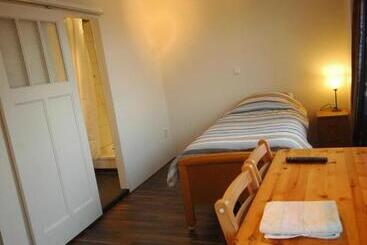 تختخواب و صبحانه Ensche Day Inn