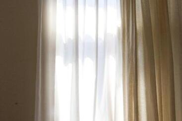 تختخواب و صبحانه Ensche Day Inn