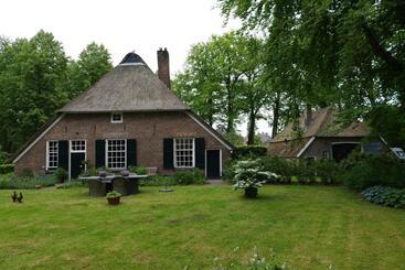 تختخواب و صبحانه Landgoedhoeve Vosbergen