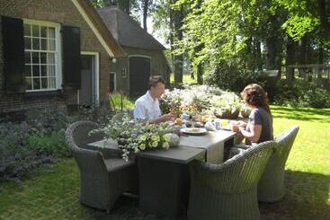 تختخواب و صبحانه Landgoedhoeve Vosbergen