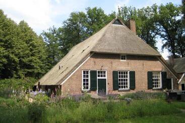 تختخواب و صبحانه Landgoedhoeve Vosbergen