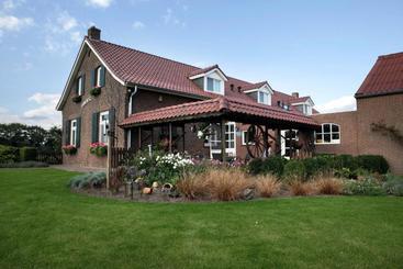 Bed & Breakfast  Het Oude Nest