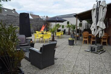هتل Cafe 't Zonneke