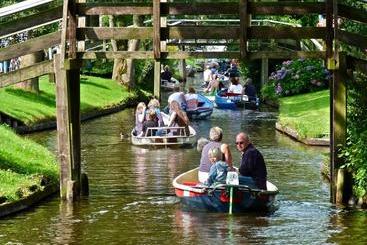 هتل Giethoorn
