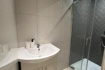 پانسیون Lovely Home In Kimmage, Dublin