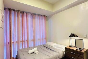 Hotel 8 Newtown Boulevard By Hiverooms