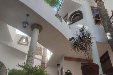 هتل Solache Inn