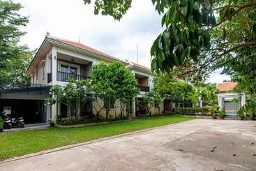 تختخواب و صبحانه Elegant Escape Residence