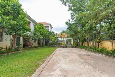 تختخواب و صبحانه Elegant Escape Residence