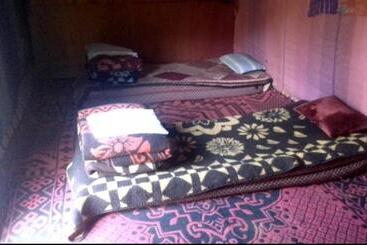 تختخواب و صبحانه Guest House Nomad Life