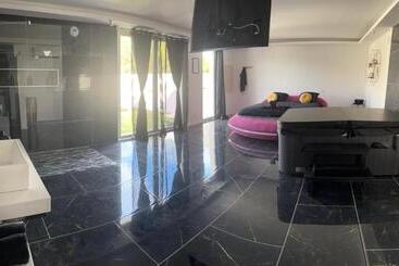 پانسیون Chambres Des Délices