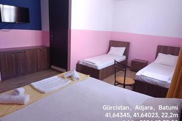 Allaturqa Hotel Hostel