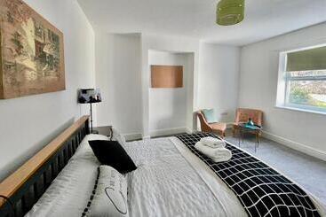 پانسیون Golden Triangle Townhouse