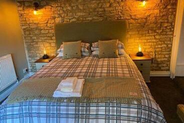 تختخواب و صبحانه Bear Inn Bisley