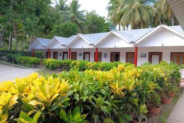 هتل Neil Holiday Resort
