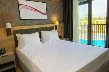 هتل Ramada By Wyndham Dalaman