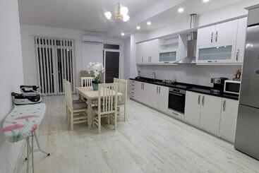 هتل J&m Rooms