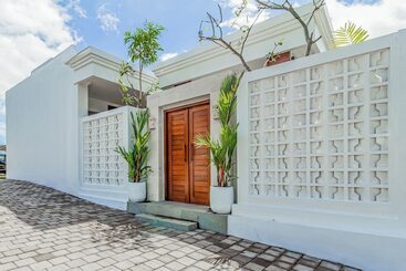 هتل Belvilla Hii Inn Garuda Wisnu