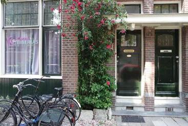 تختخواب و صبحانه Alberti   Bed & Bike