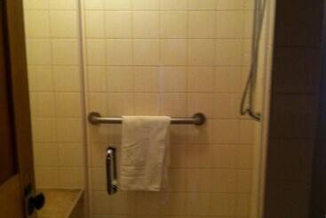 تختخواب و صبحانه Emilyville Inn