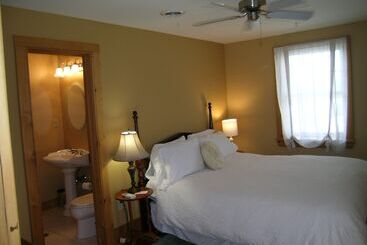 تختخواب و صبحانه Emilyville Inn