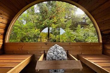 تختخواب و صبحانه Liahona Guest House