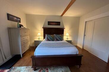 تختخواب و صبحانه Liahona Guest House
