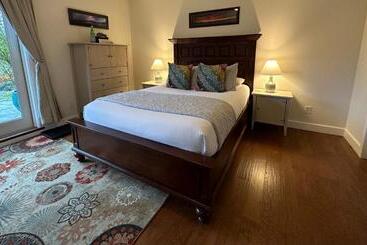 تختخواب و صبحانه Liahona Guest House