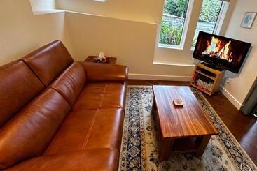 تختخواب و صبحانه Liahona Guest House