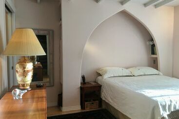 تختخواب و صبحانه Mediterranean Edmonton Bnb