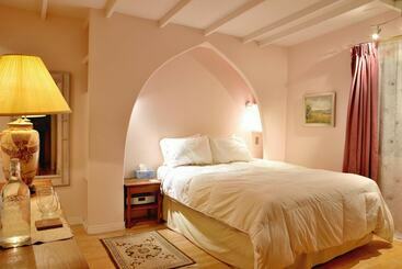 تختخواب و صبحانه Mediterranean Edmonton Bnb
