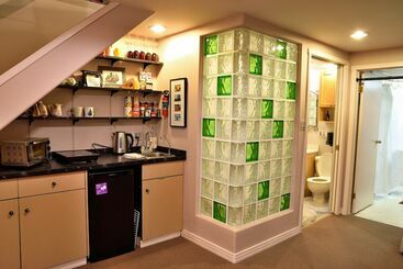تختخواب و صبحانه Mediterranean Edmonton Bnb