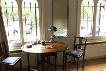 تختخواب و صبحانه Vondelparkmuseum Inn