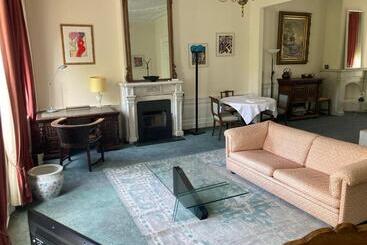 تختخواب و صبحانه Vondelparkmuseum Inn