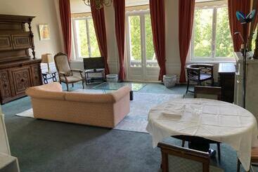 تختخواب و صبحانه Vondelparkmuseum Inn