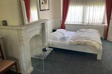 تختخواب و صبحانه Vondelparkmuseum Inn