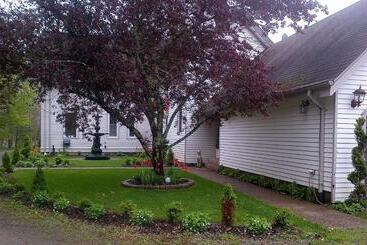 Briarwood Bed & Breakfast