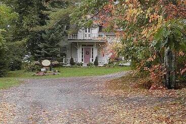 Briarwood Bed & Breakfast