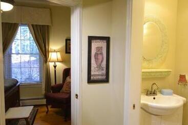 Briarwood Bed & Breakfast
