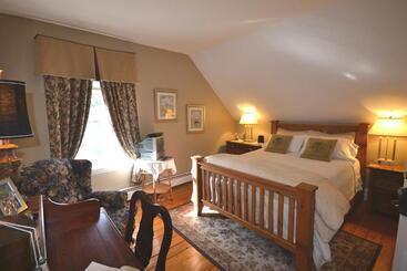 Briarwood Bed & Breakfast