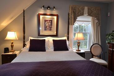 Briarwood Bed & Breakfast