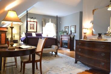 Briarwood Bed & Breakfast