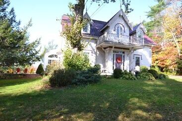 Briarwood Bed & Breakfast