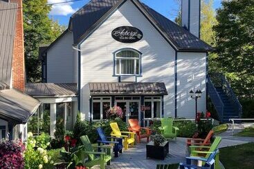 هتل Auberge Sous Les Arbres
